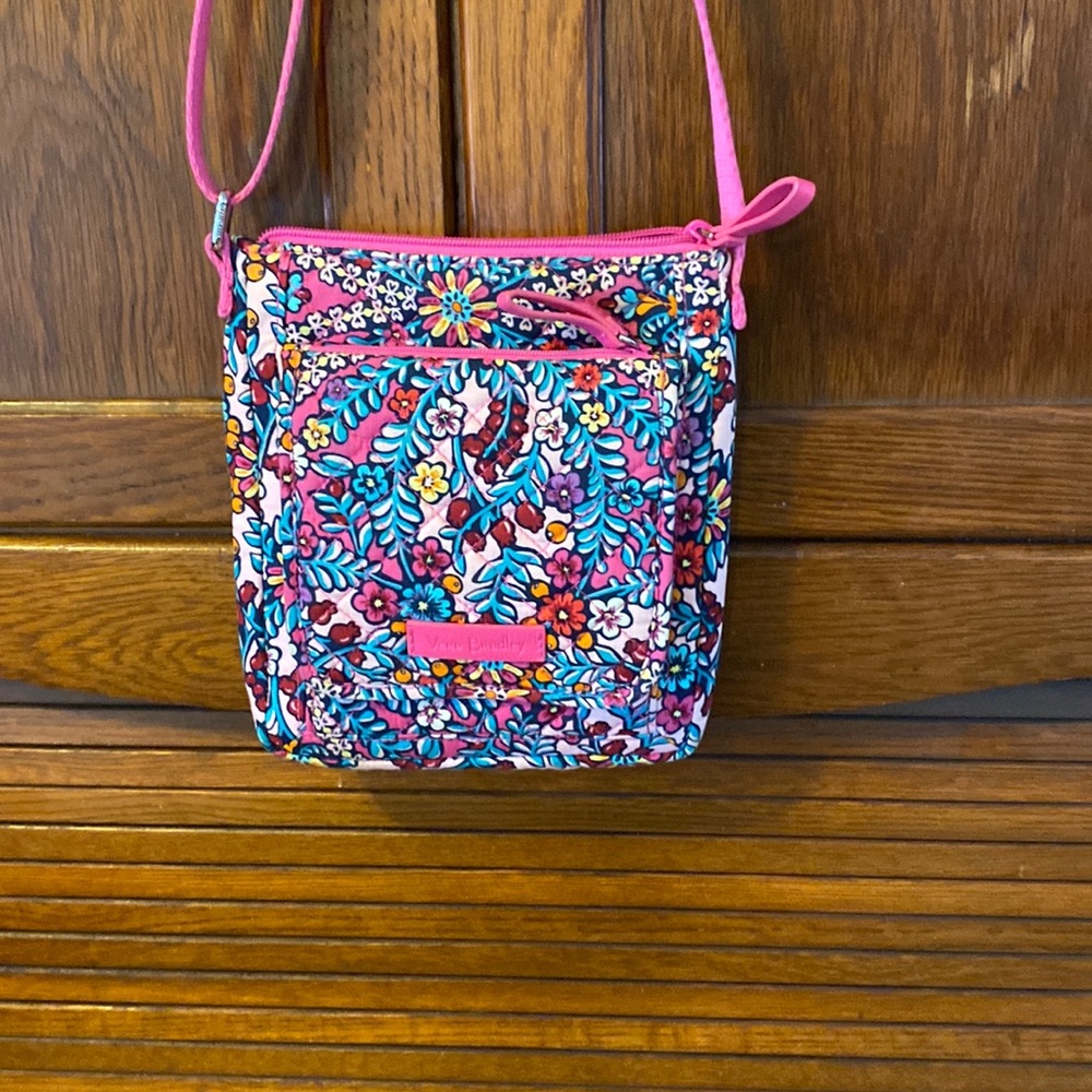 Vera Bradley crossbody - Picture 1 of 8